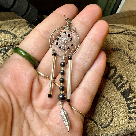Pair of Dream catcher ‘90’s earrings - Picture 1 of 8